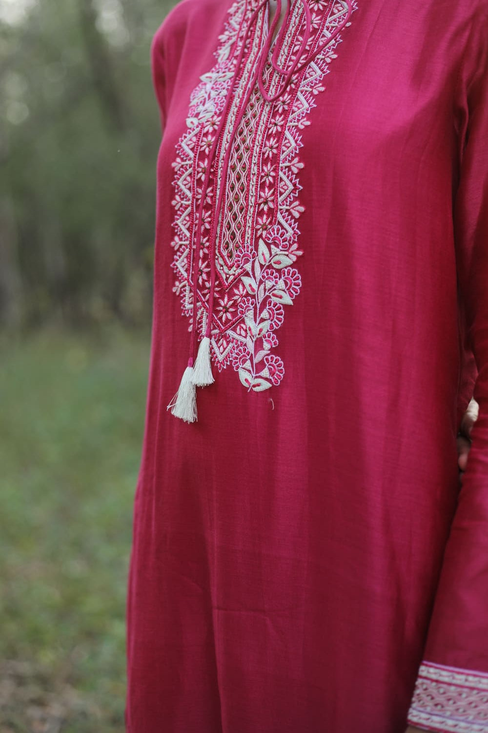 Contrasting Neckline Embroidered Kurta Set