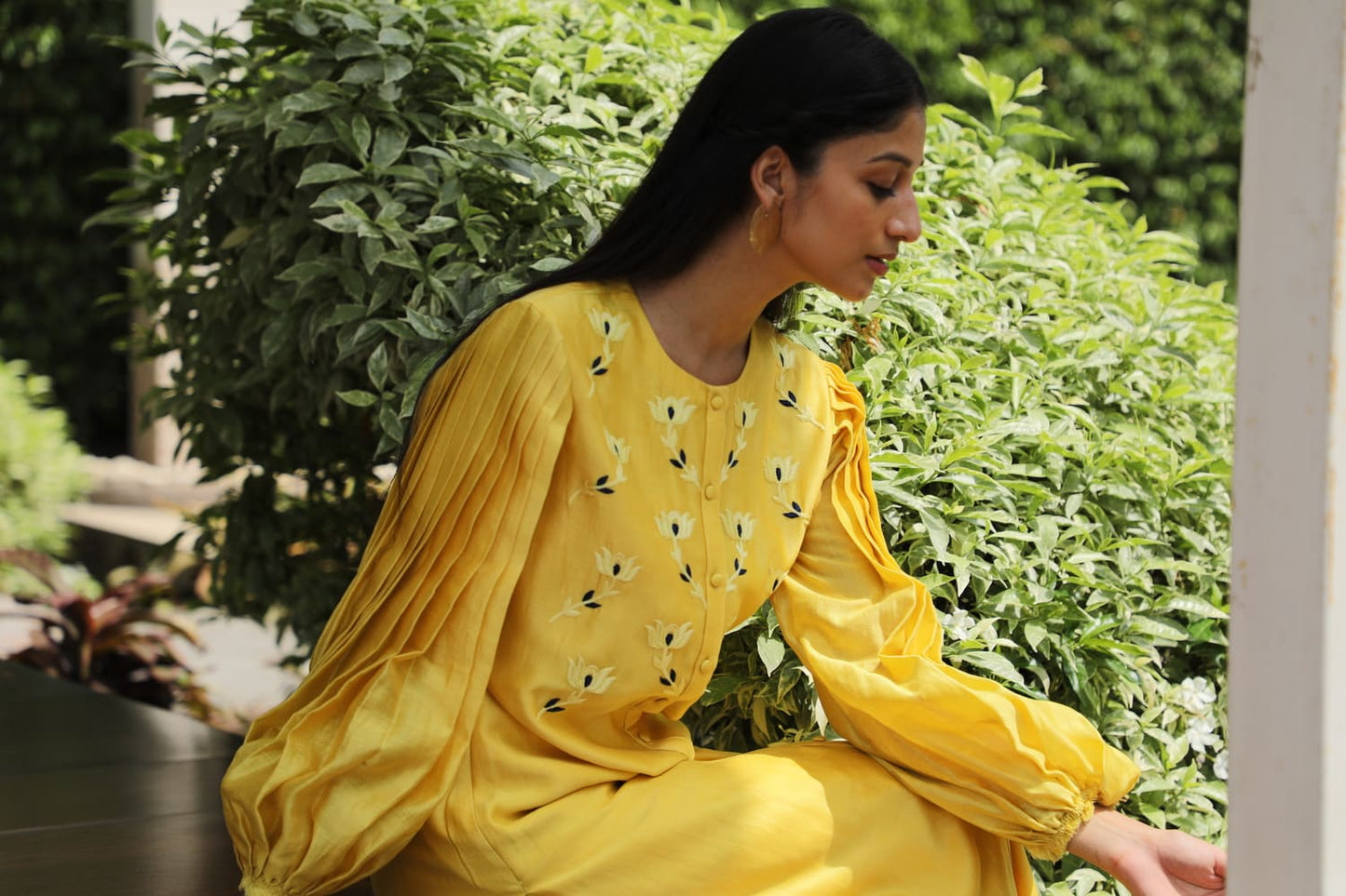 Daisy Embroidered Pleated Sleeves Kurta Set